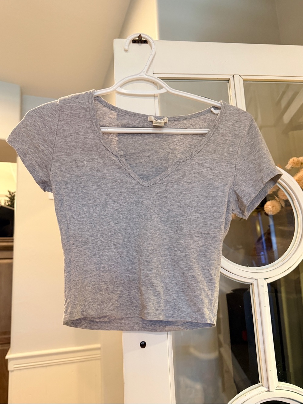 Bozzolo Heather Gray V-Neck Cropped Tee